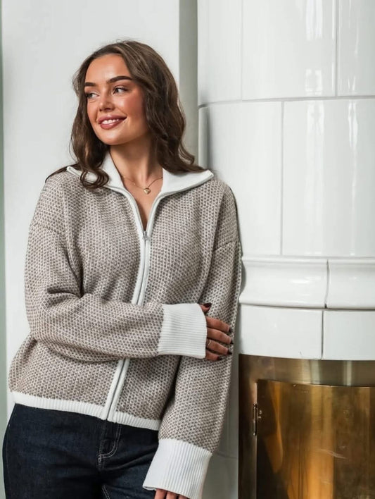 AWOLLIE Knit Cardigan - Snow White