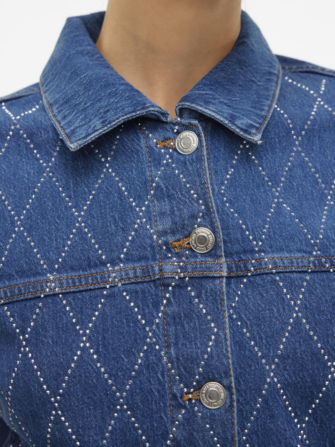 model_shot-detail
