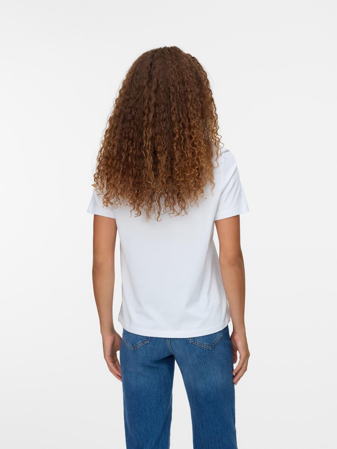 model_shot-back