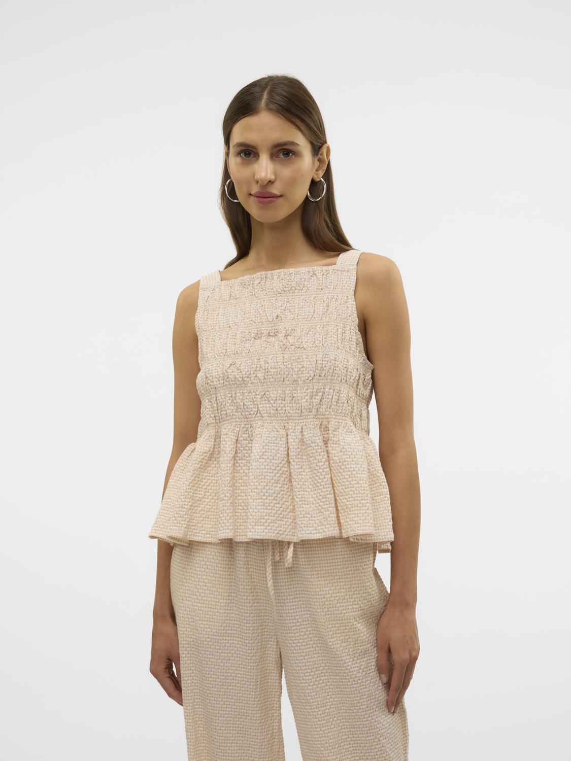 model_shot-front