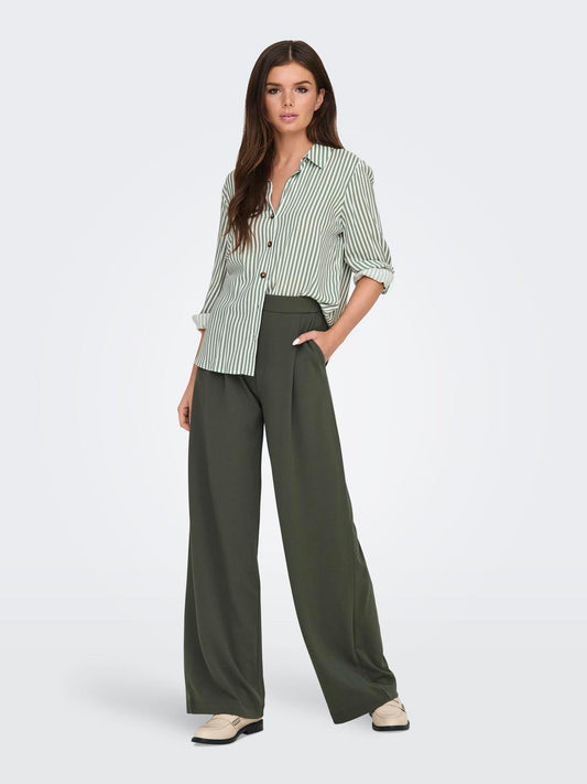 model_shot-front_full