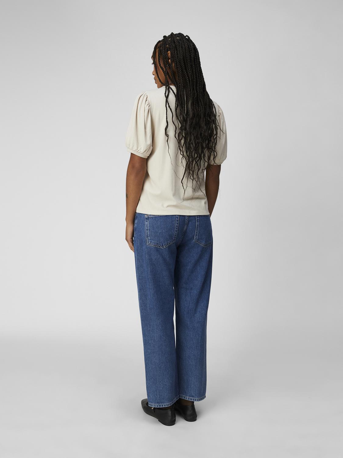 model_shot-back