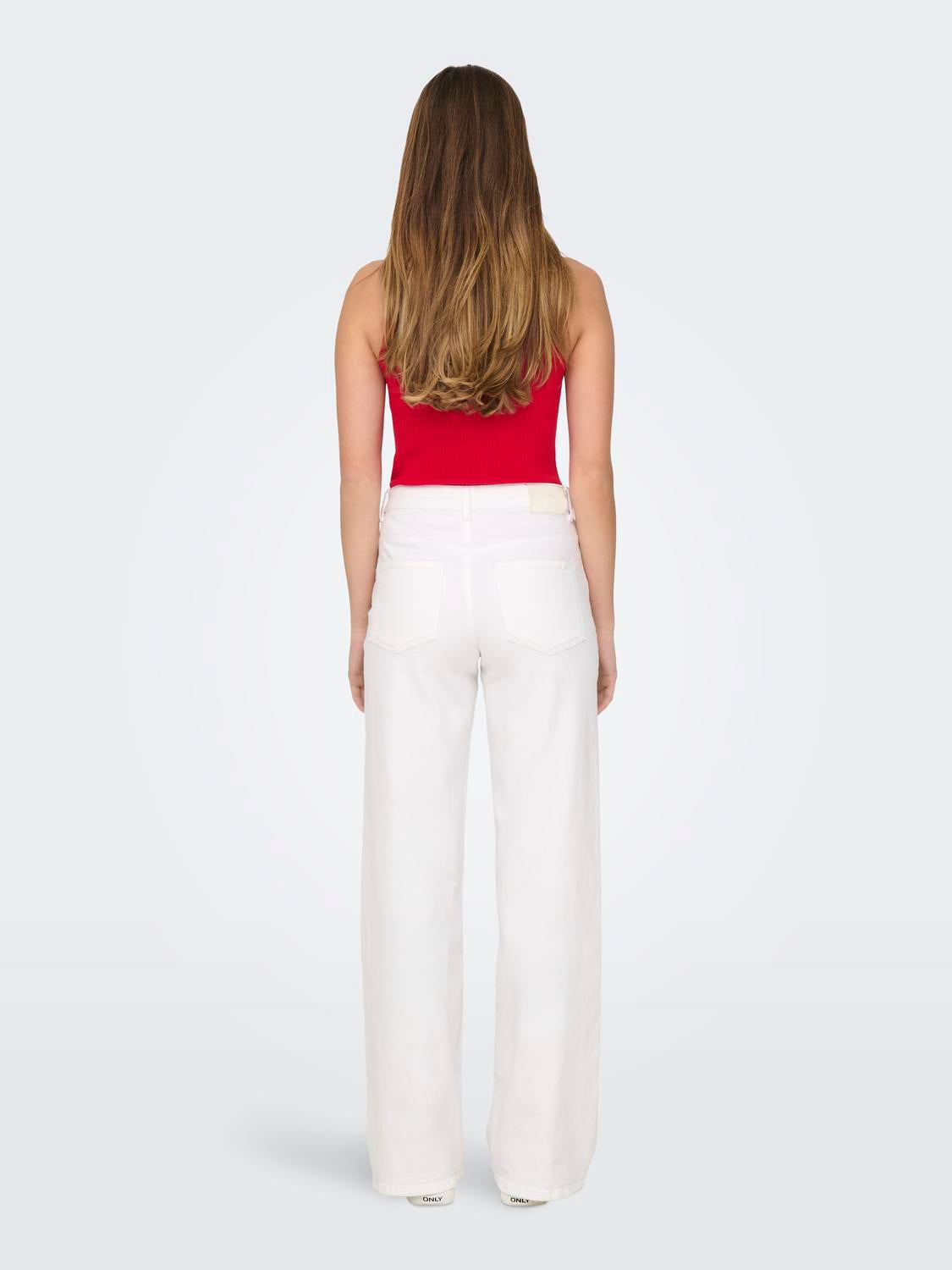 model_shot-back