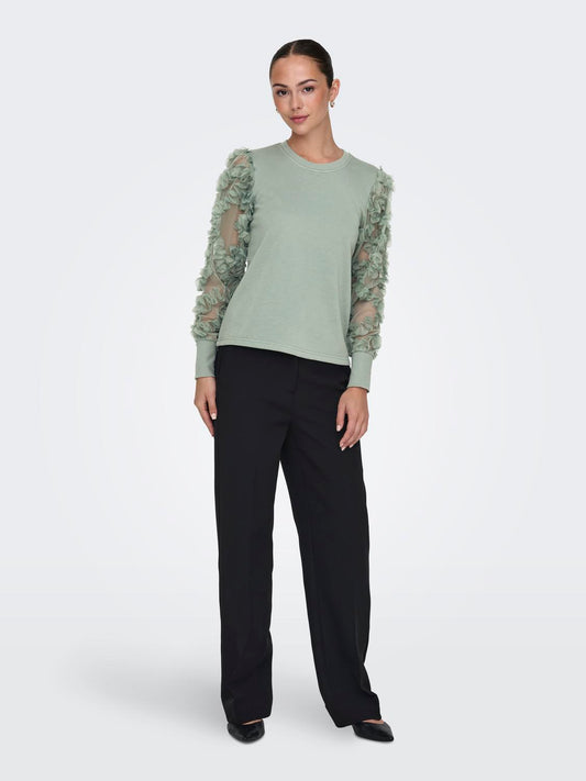 model_shot-front_full