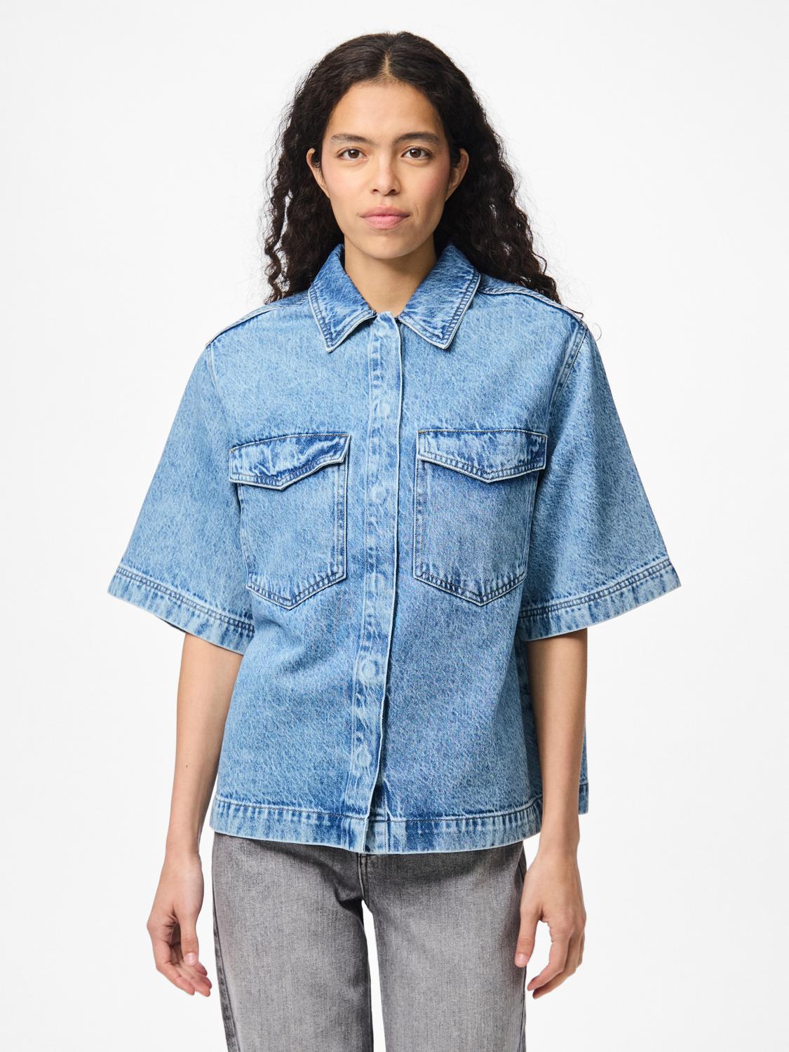 model_shot-front