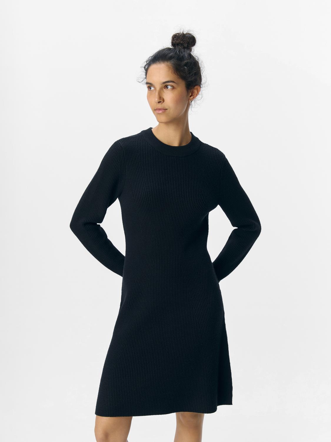 model_shot-front