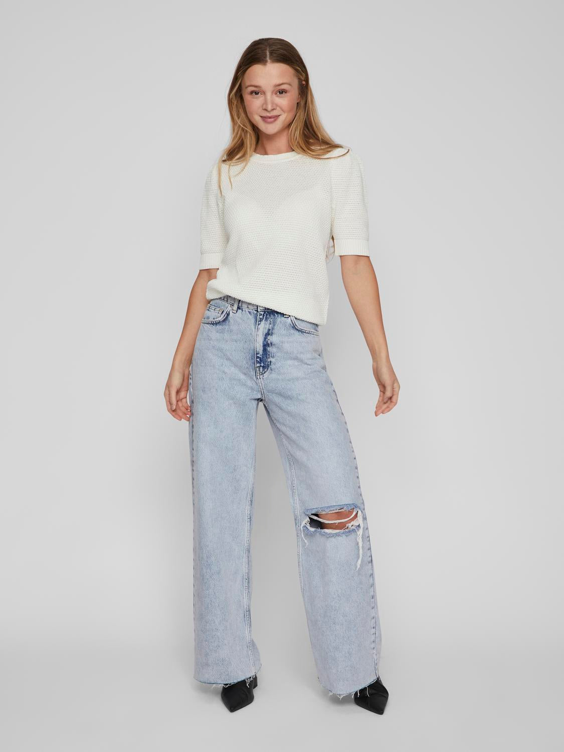 model_shot-front_full