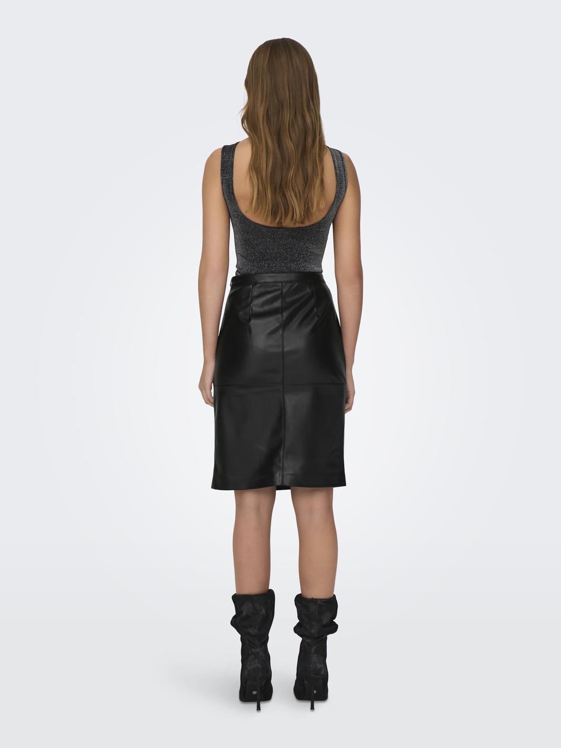 model_shot-back