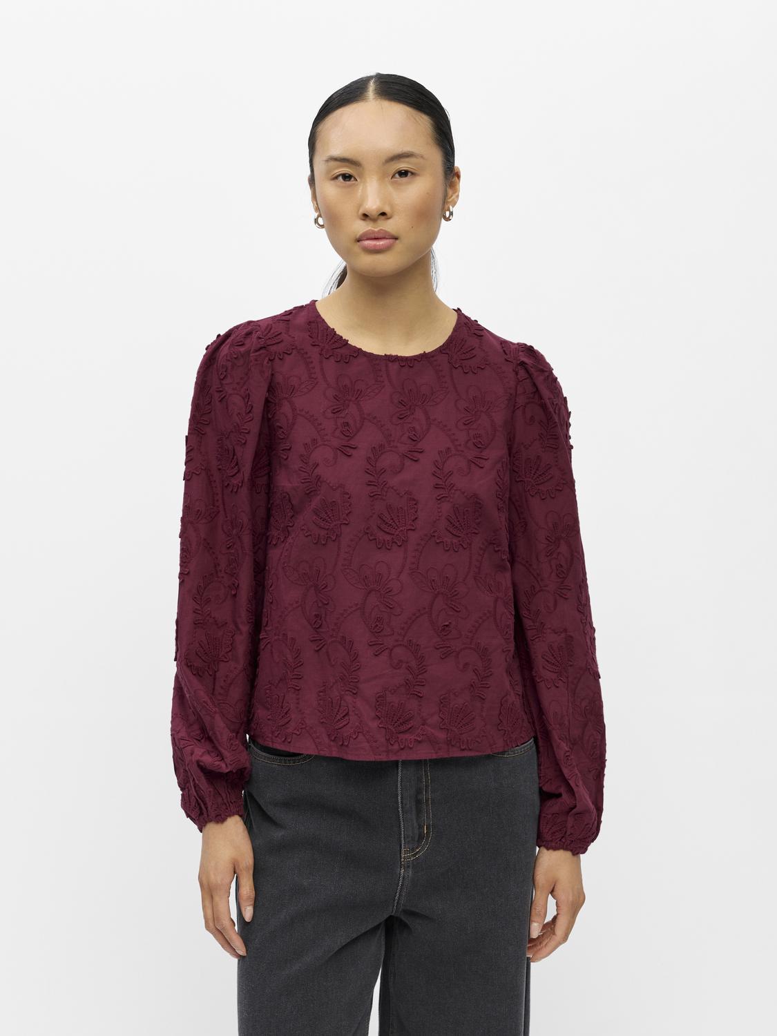 model_shot-front