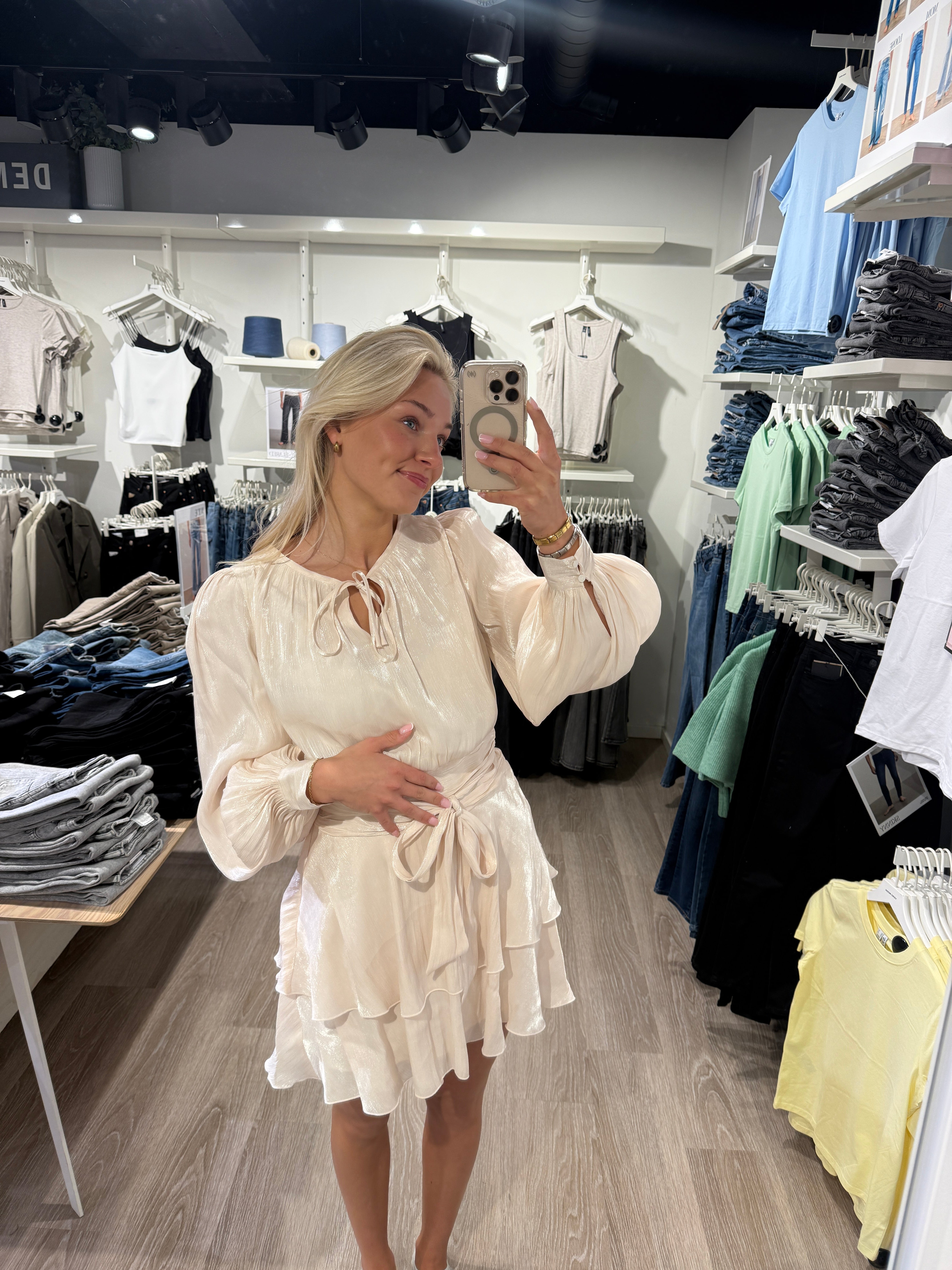 VMELISA Short Dress - White Swan