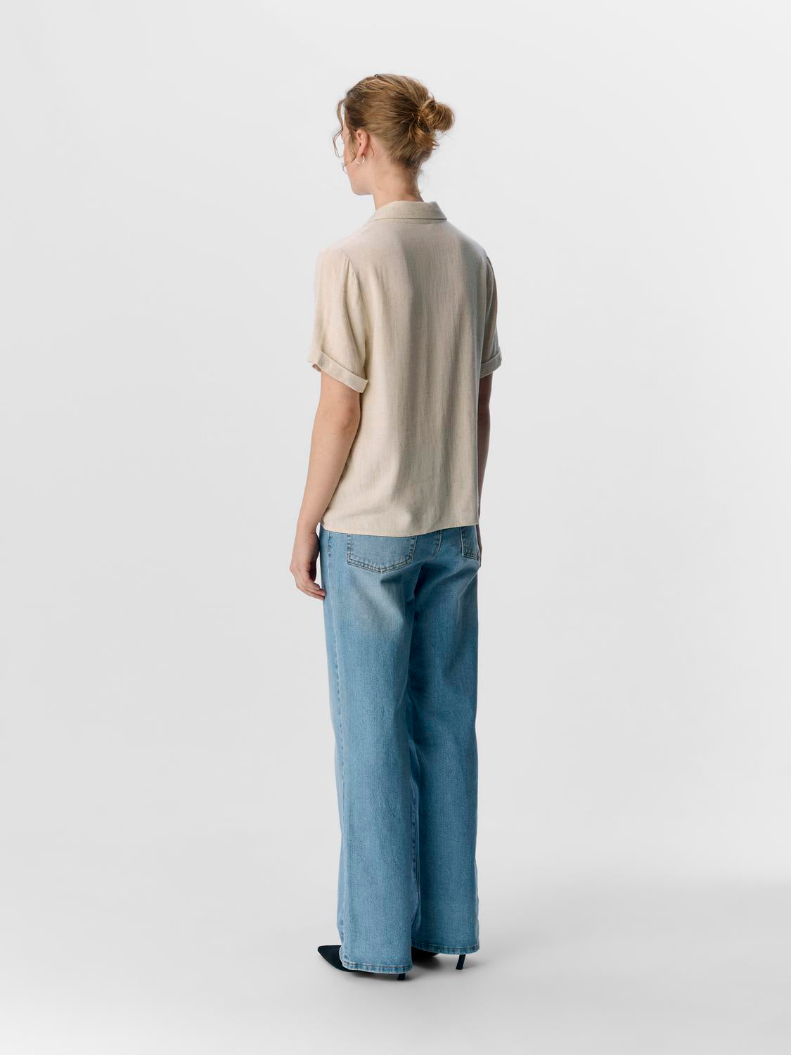 model_shot-back