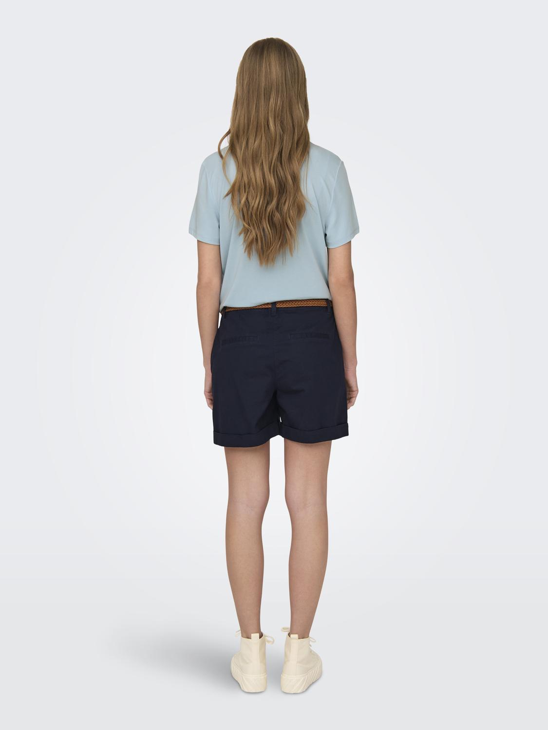 model_shot-back