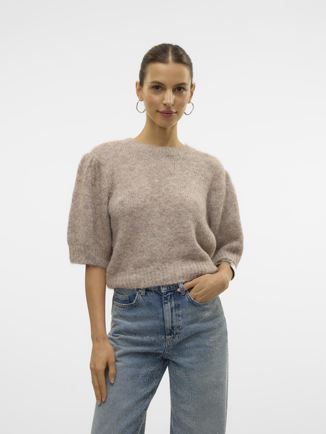model_shot-front