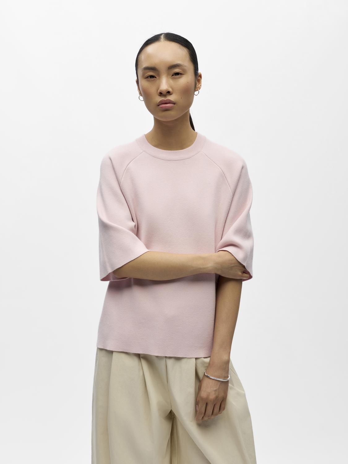 model_shot-front