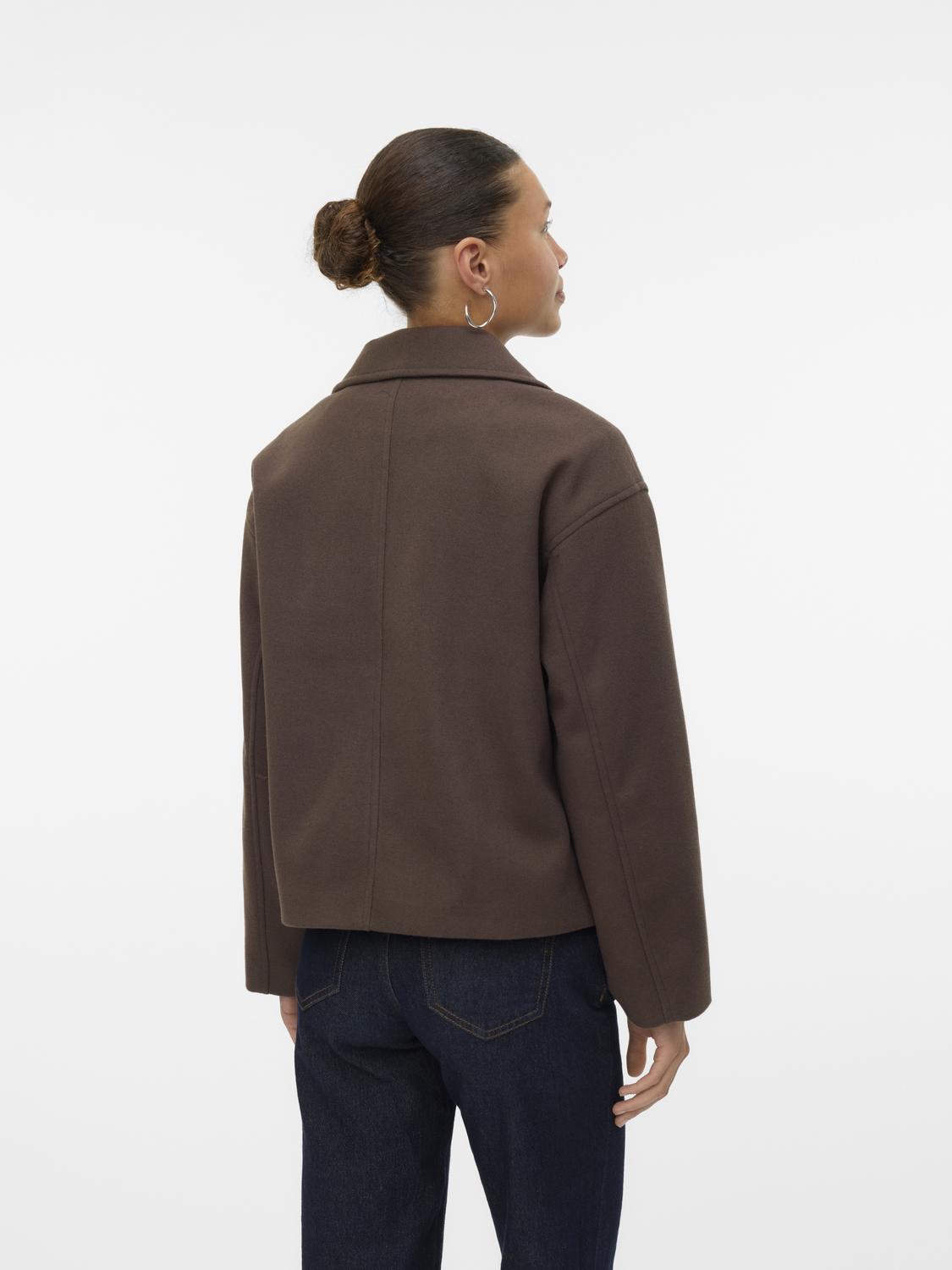 model_shot-back