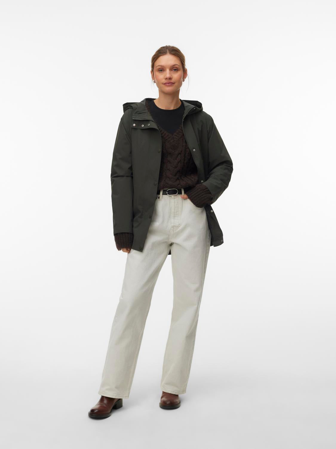 model_shot-front