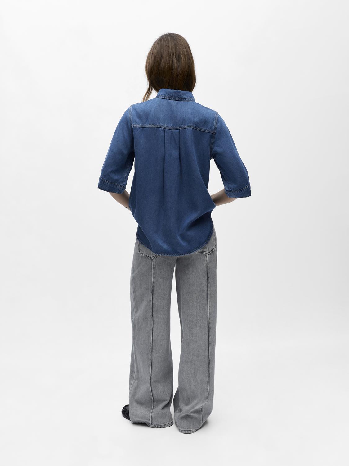 model_shot-back