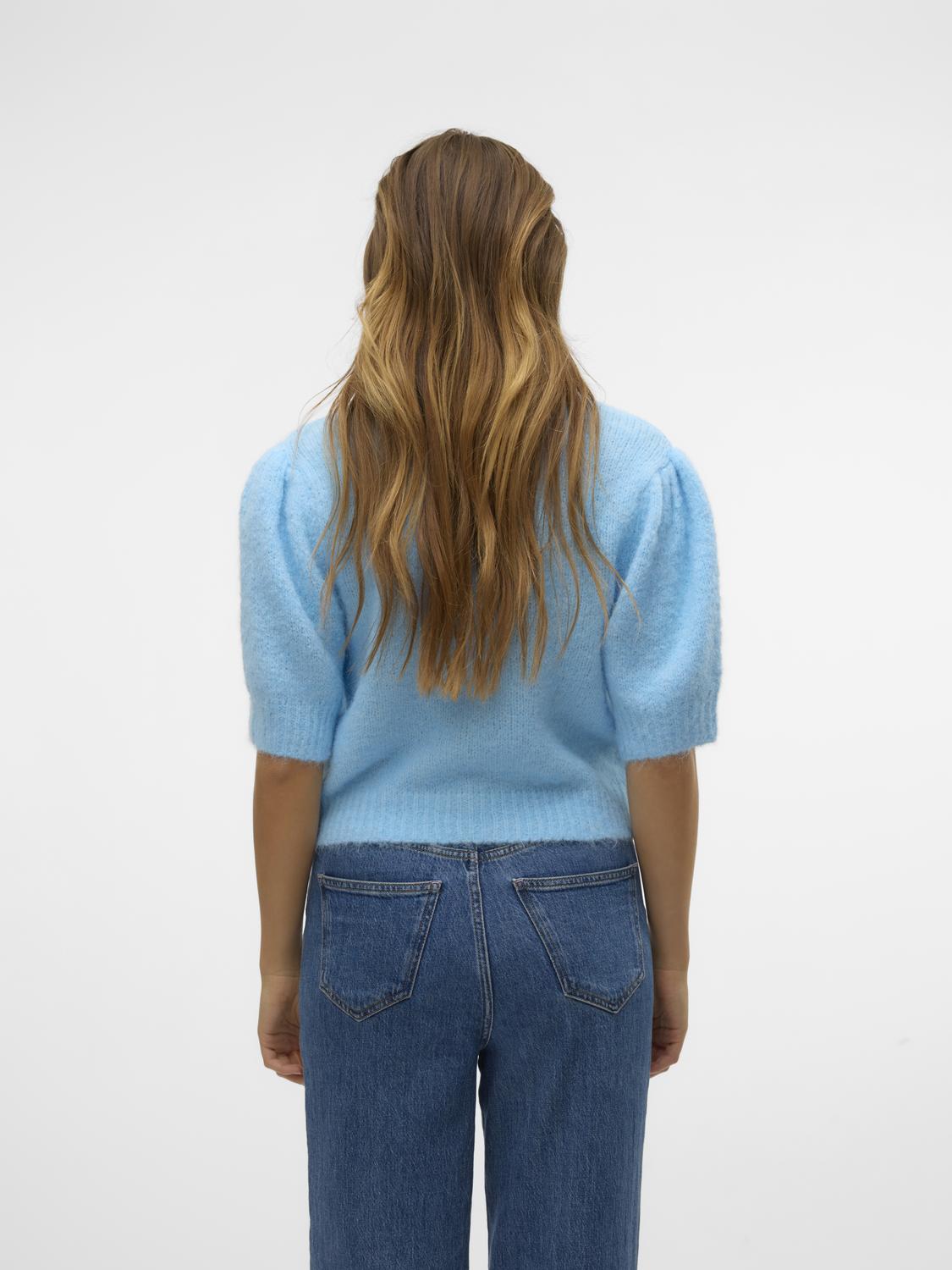 model_shot-back