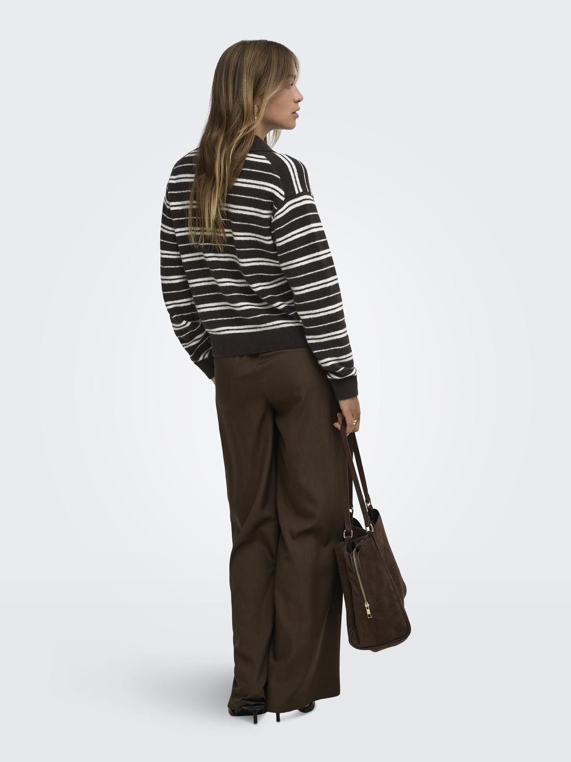 model_shot-back