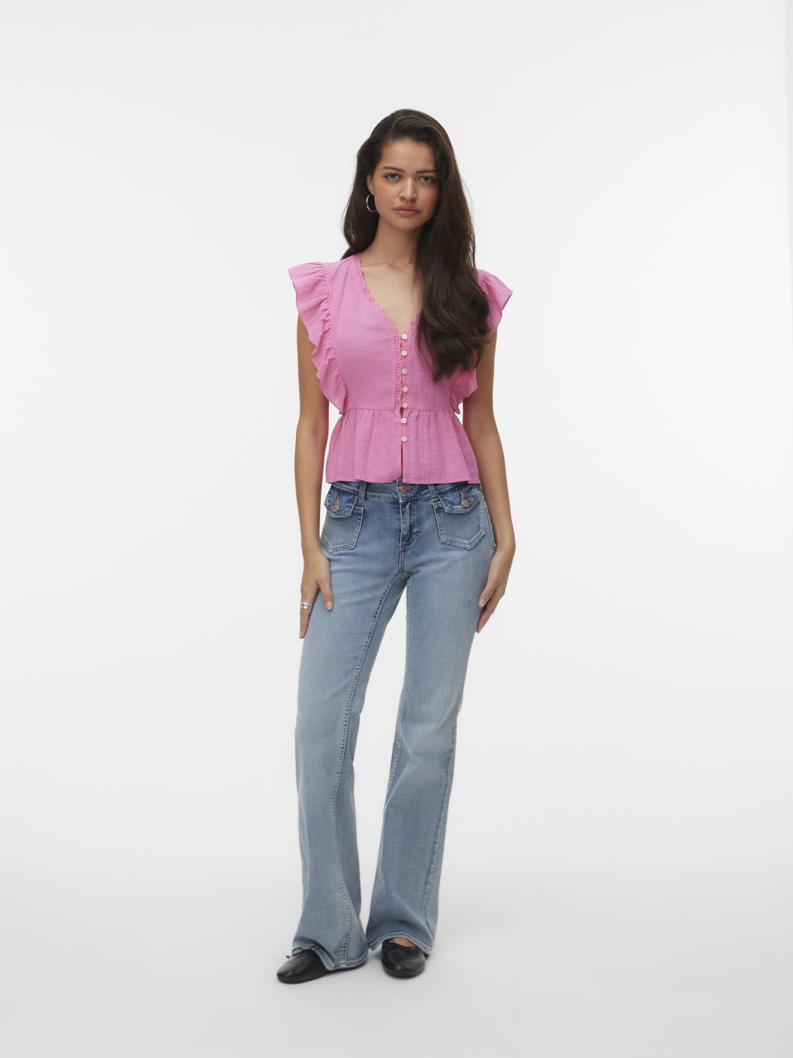 model_shot-front