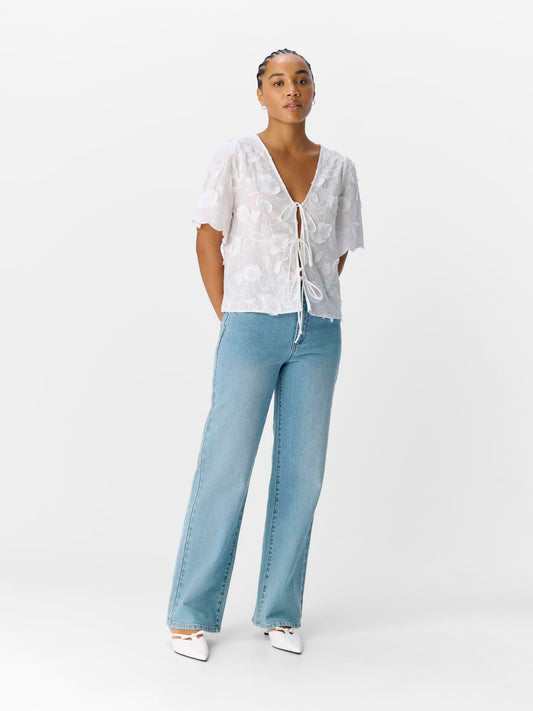 model_shot-front_full