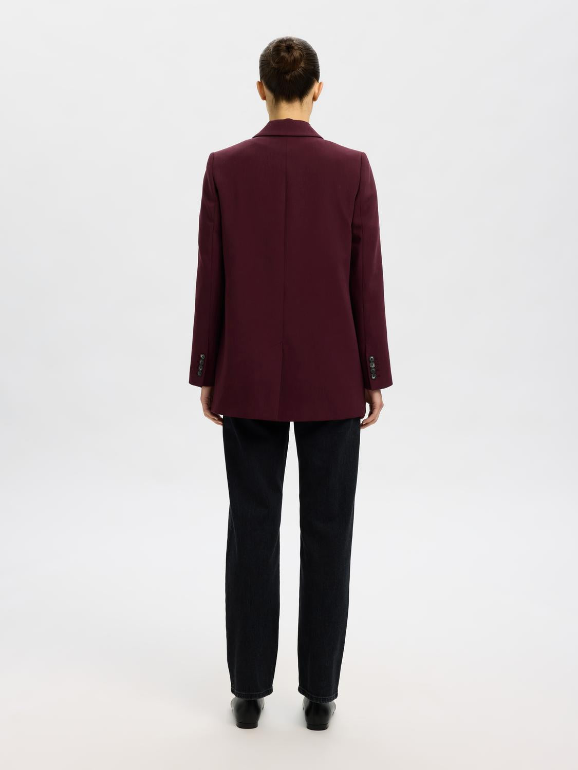 model_shot-back