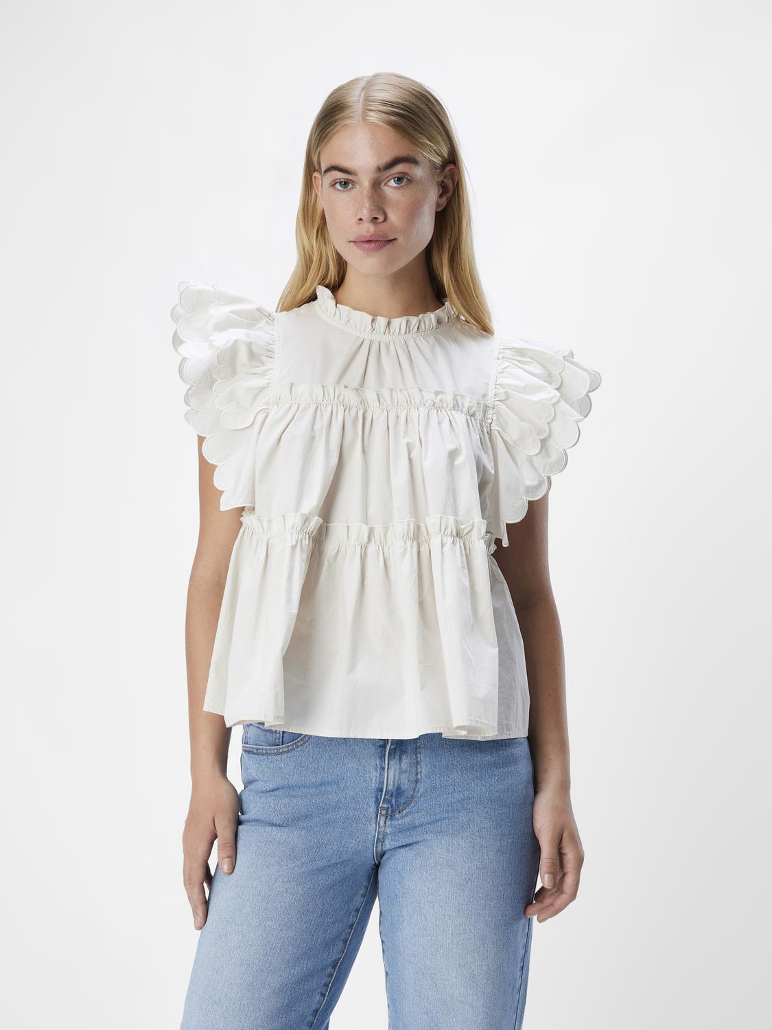 model_shot-front