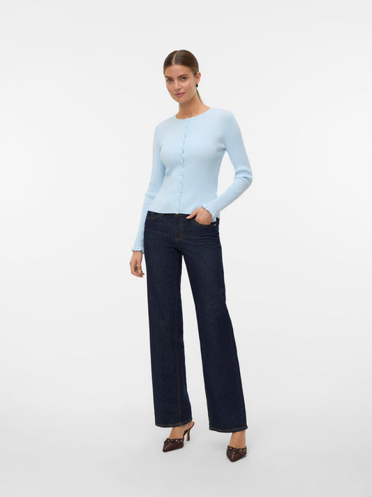model_shot-front