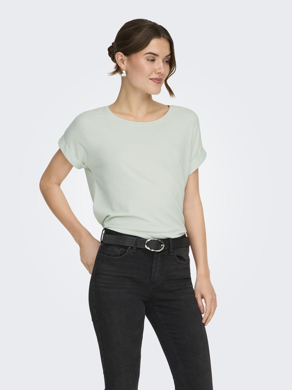 model_shot-front