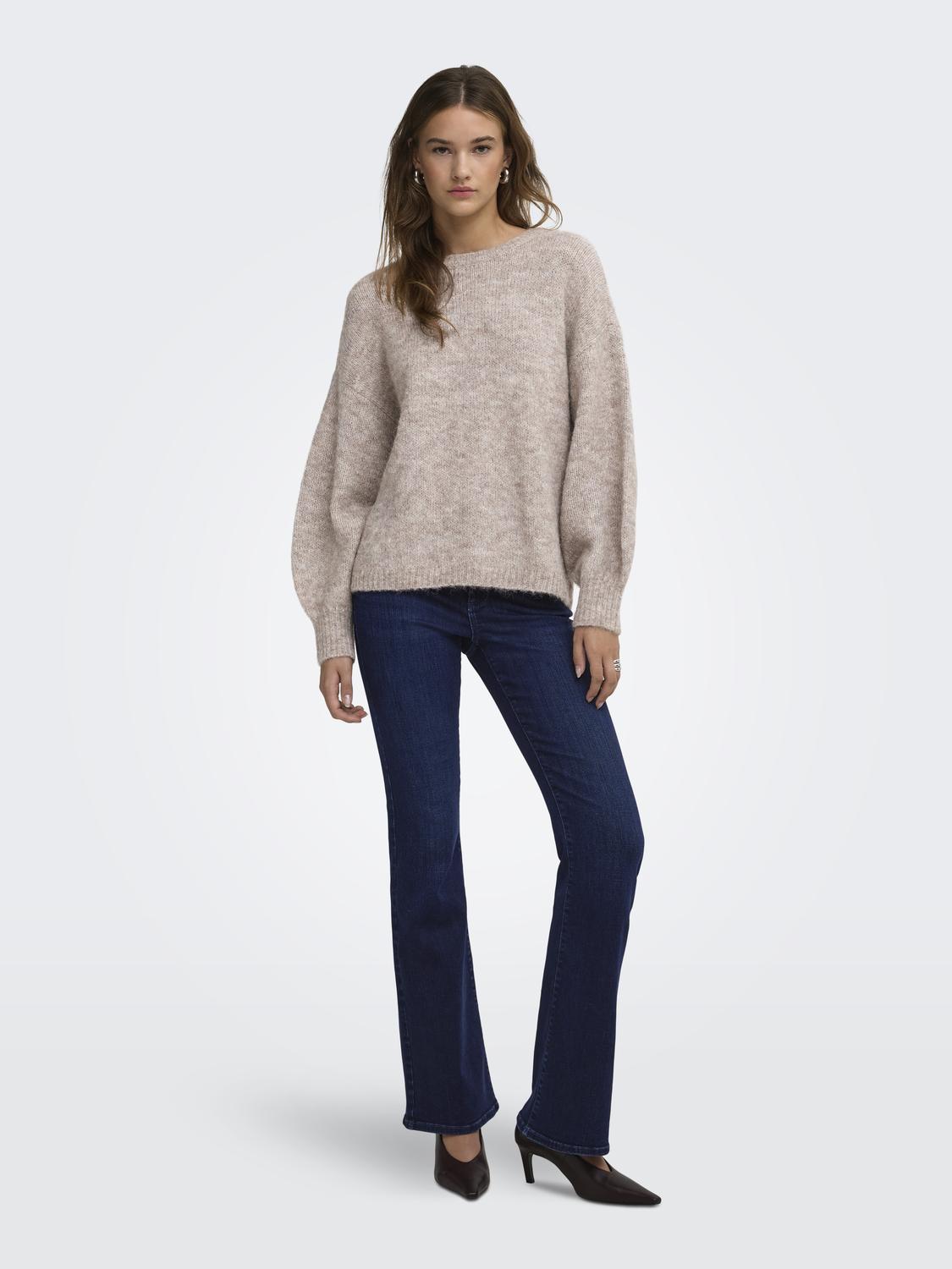 model_shot-front_full