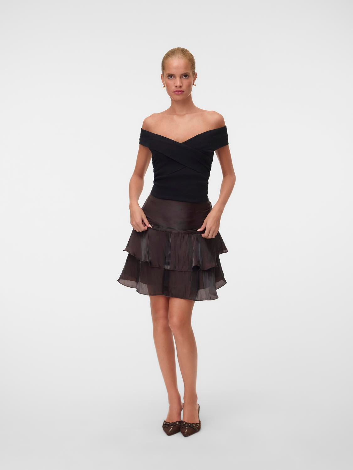 model_shot-front
