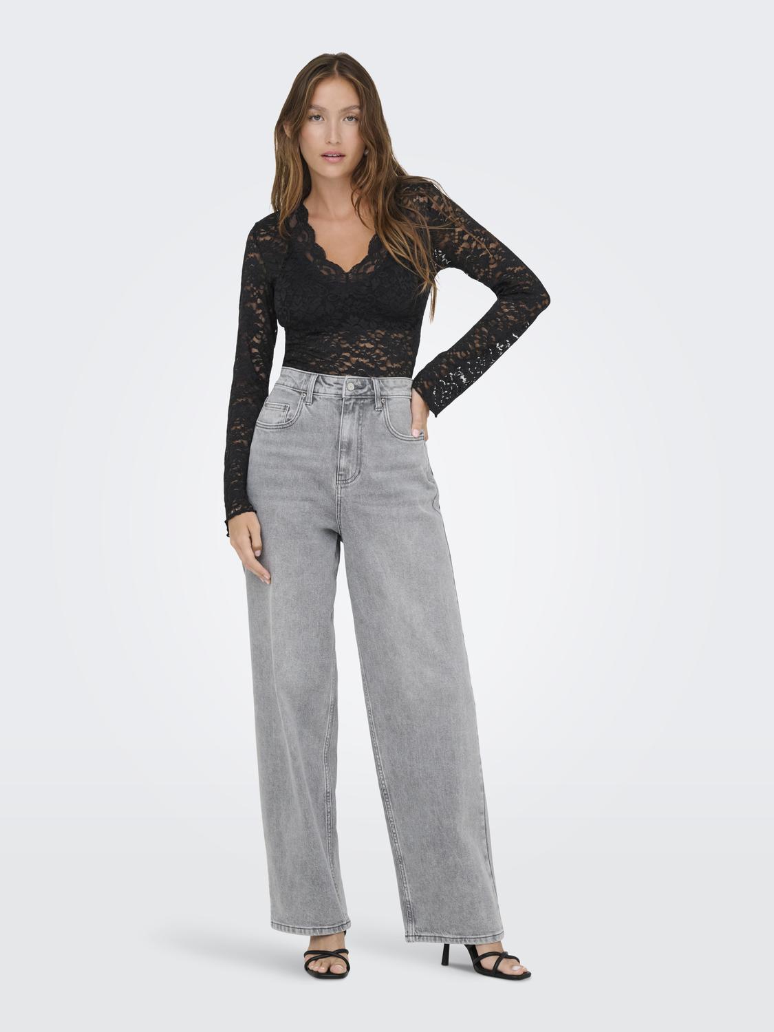 model_shot-front_full