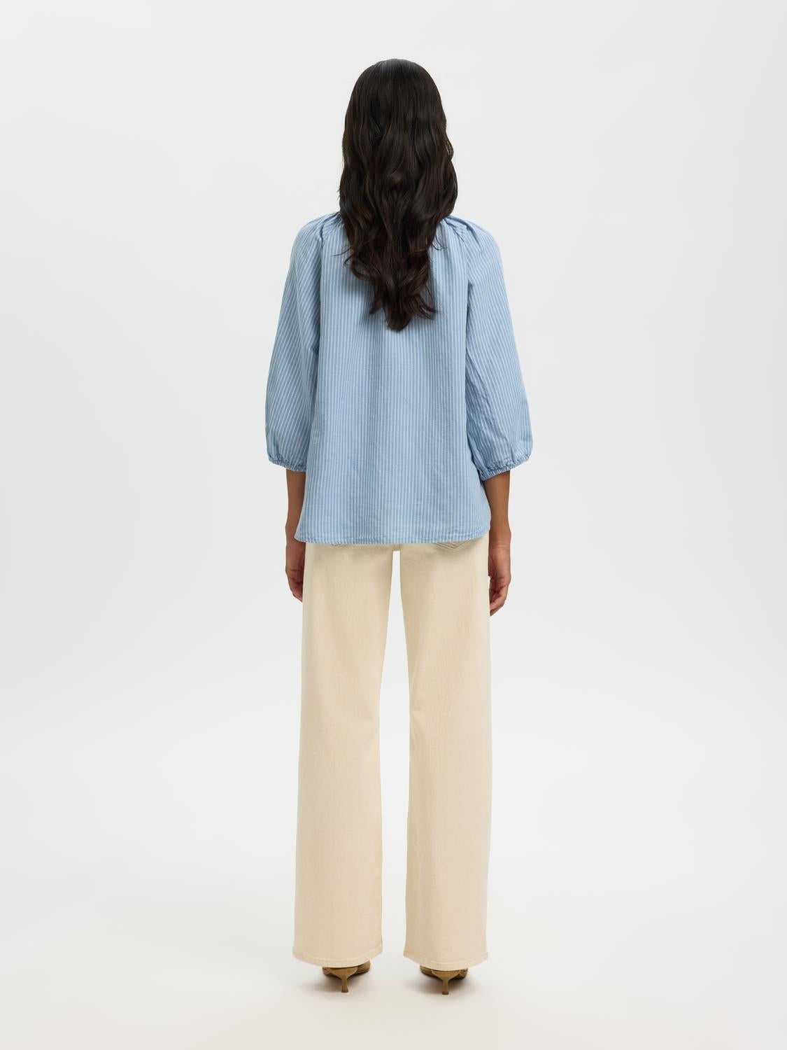 model_shot-back