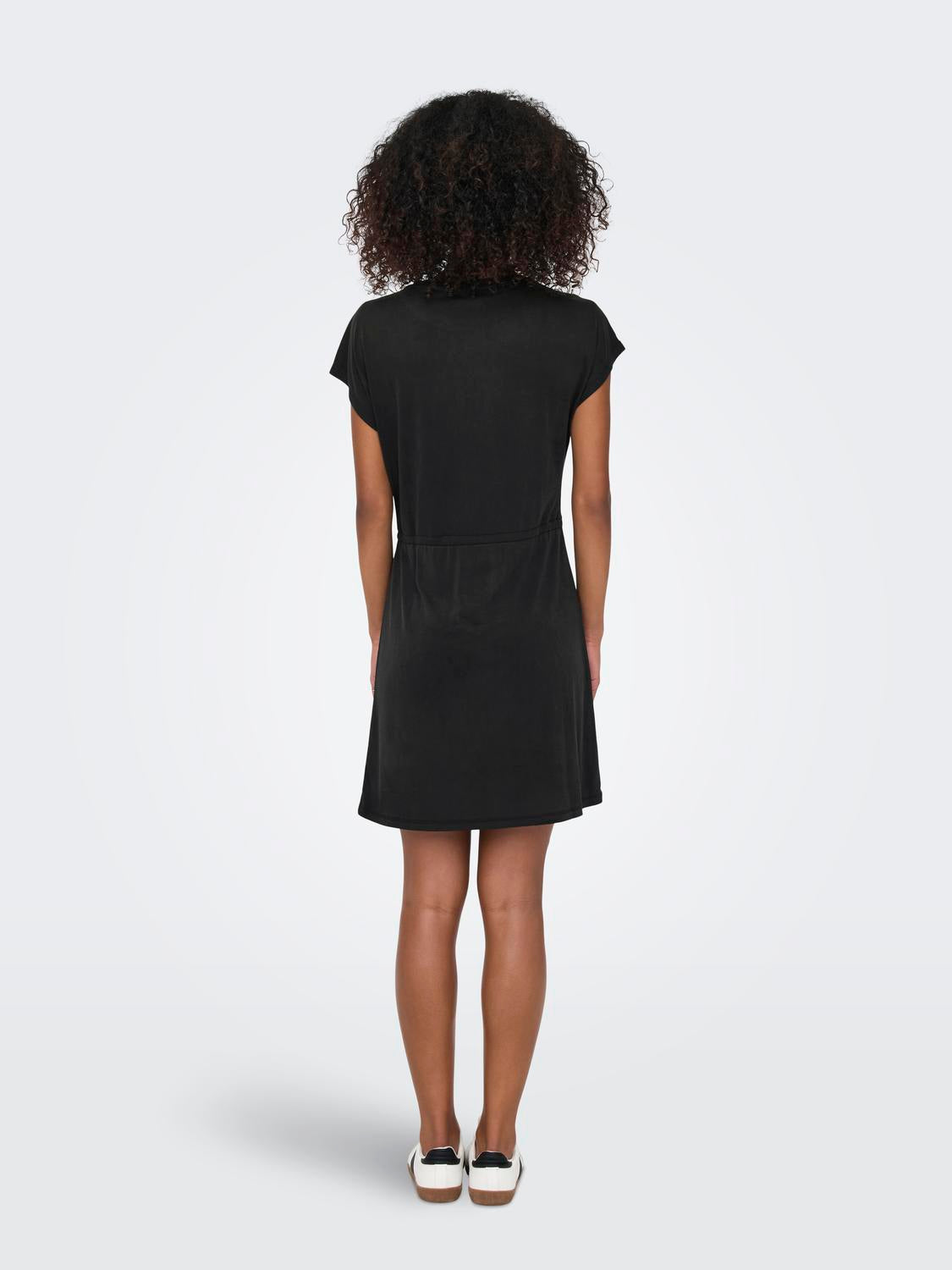 model_shot-back