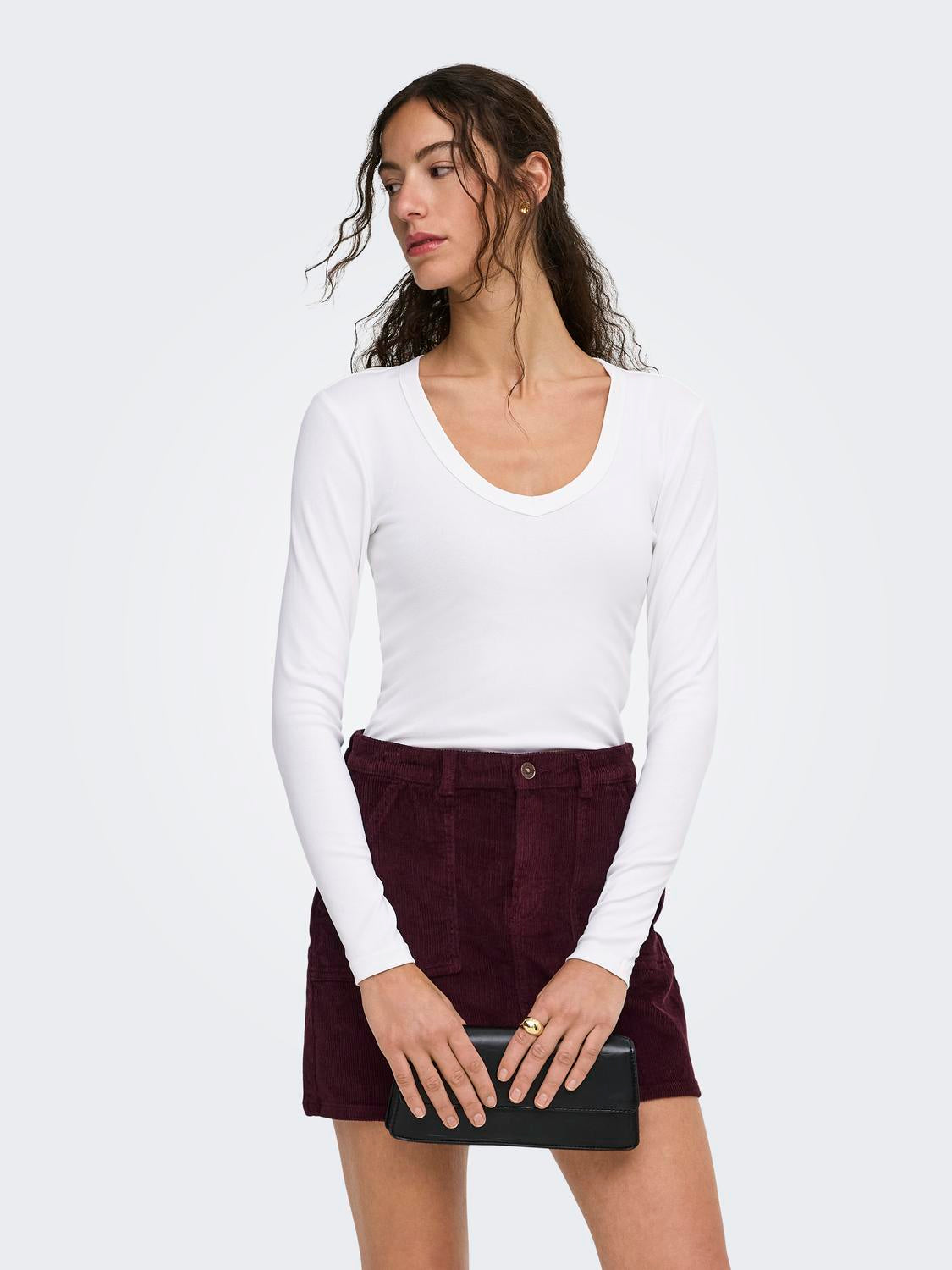 model_shot-front