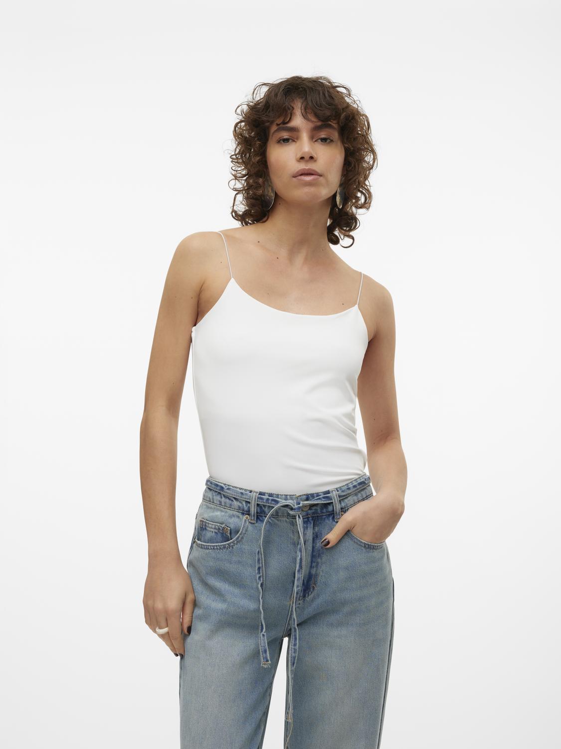model_shot-front
