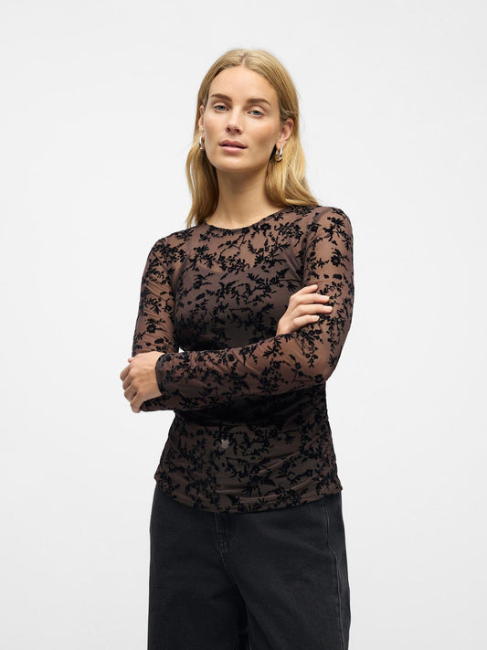 model_shot-front