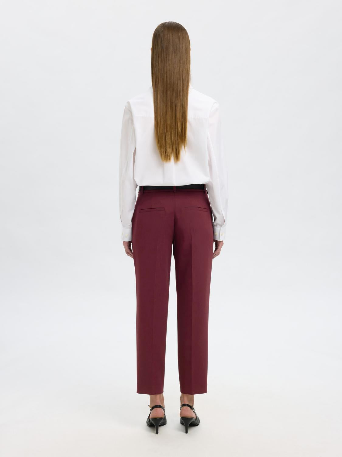 model_shot-back