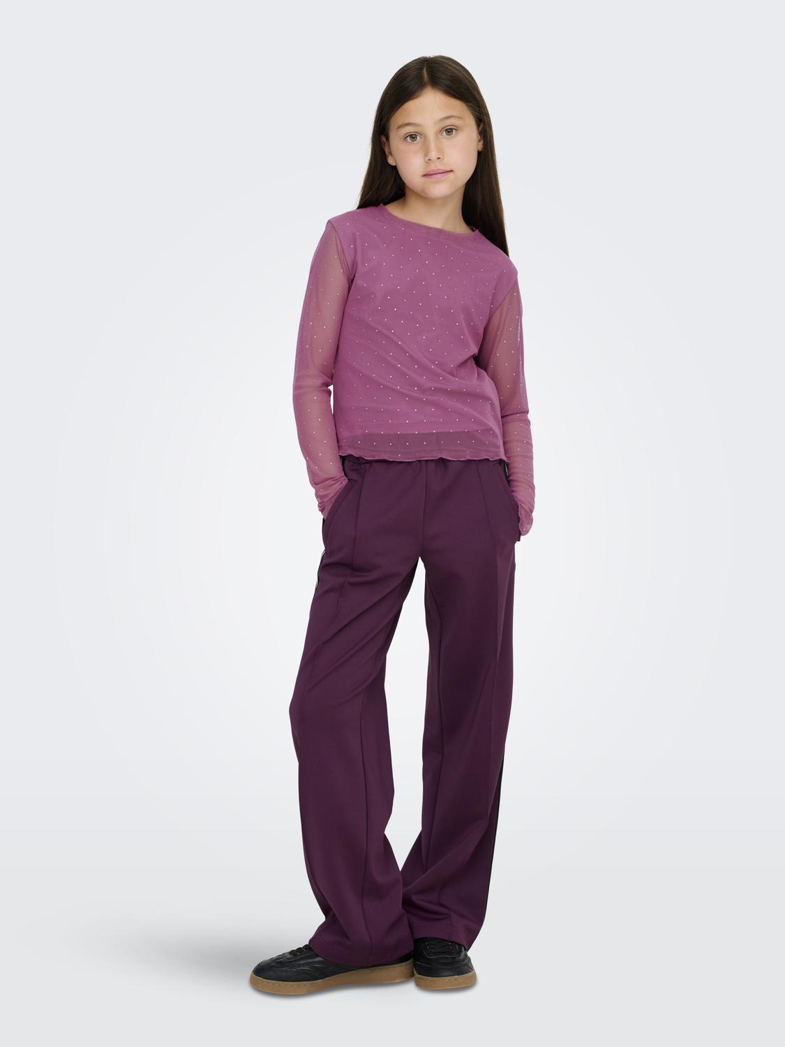 model_shot-front_full