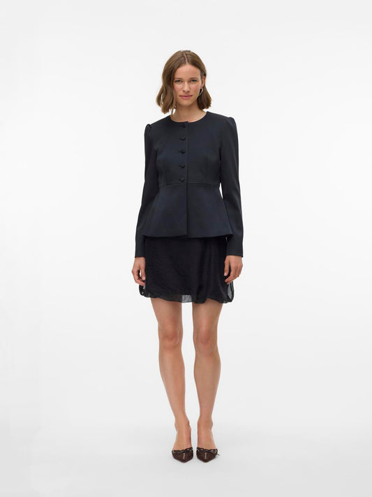model_shot-front