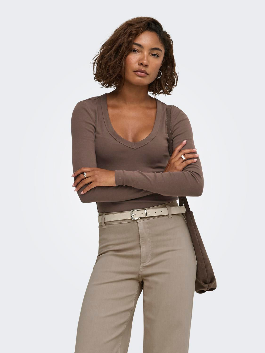 model_shot-front