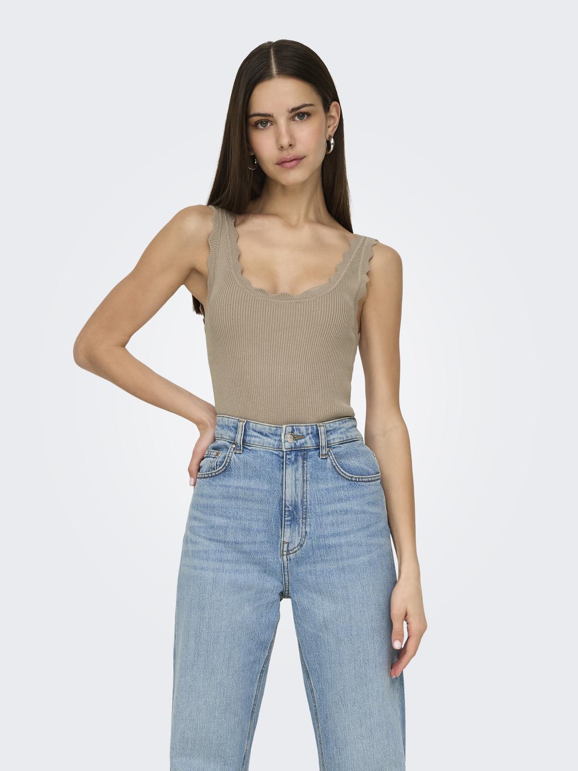 model_shot-front