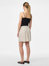 Last inn bildet i Galleri-visningsprogrammet, model_shot-back
