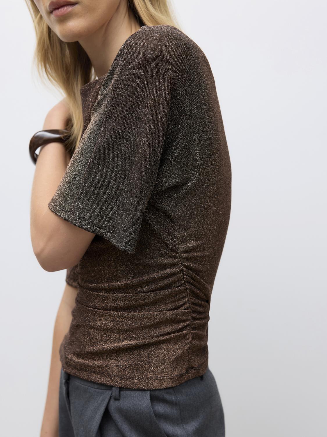 model_shot-detail
