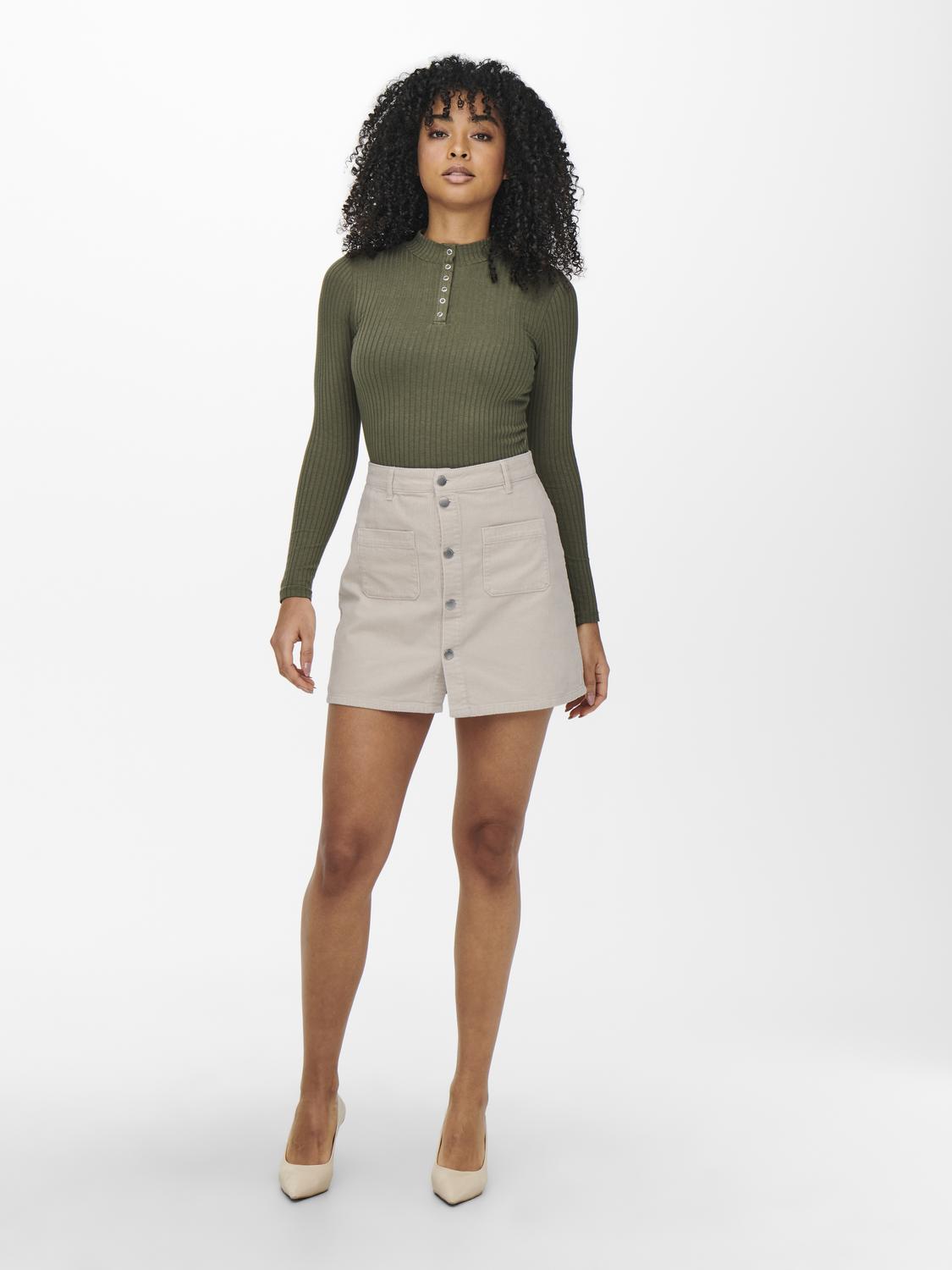 model_shot-front_full