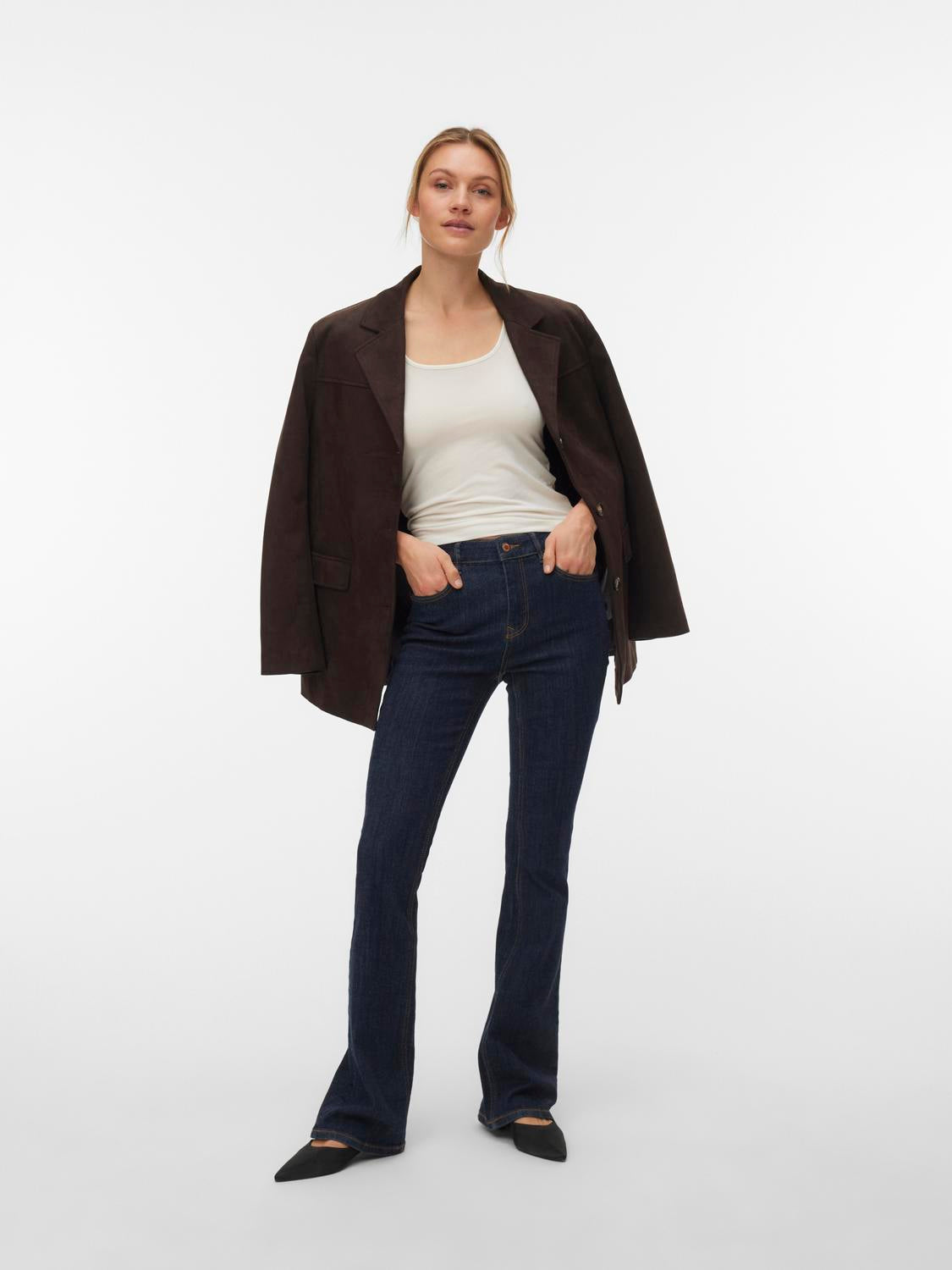 model_shot-front