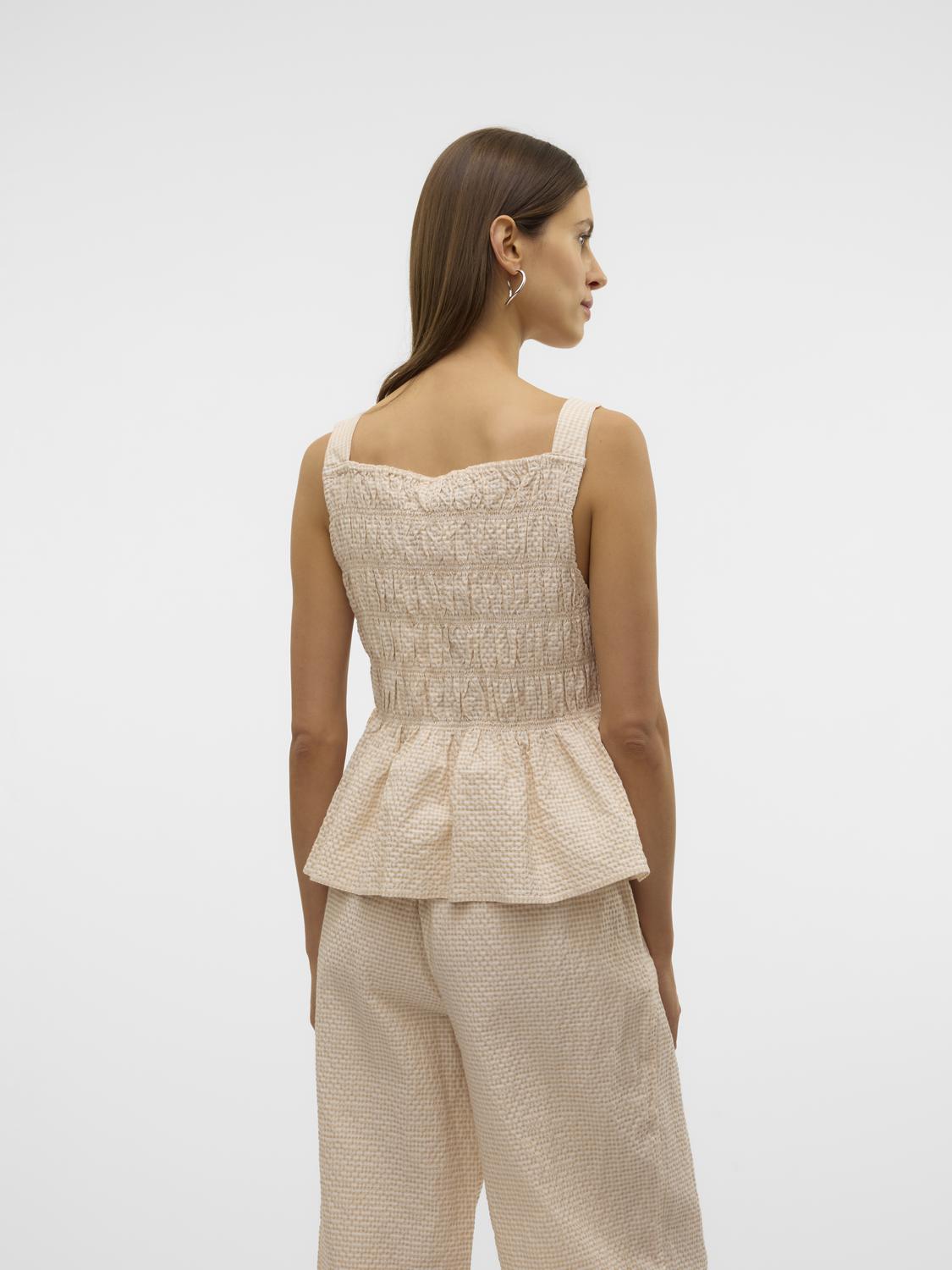 model_shot-back