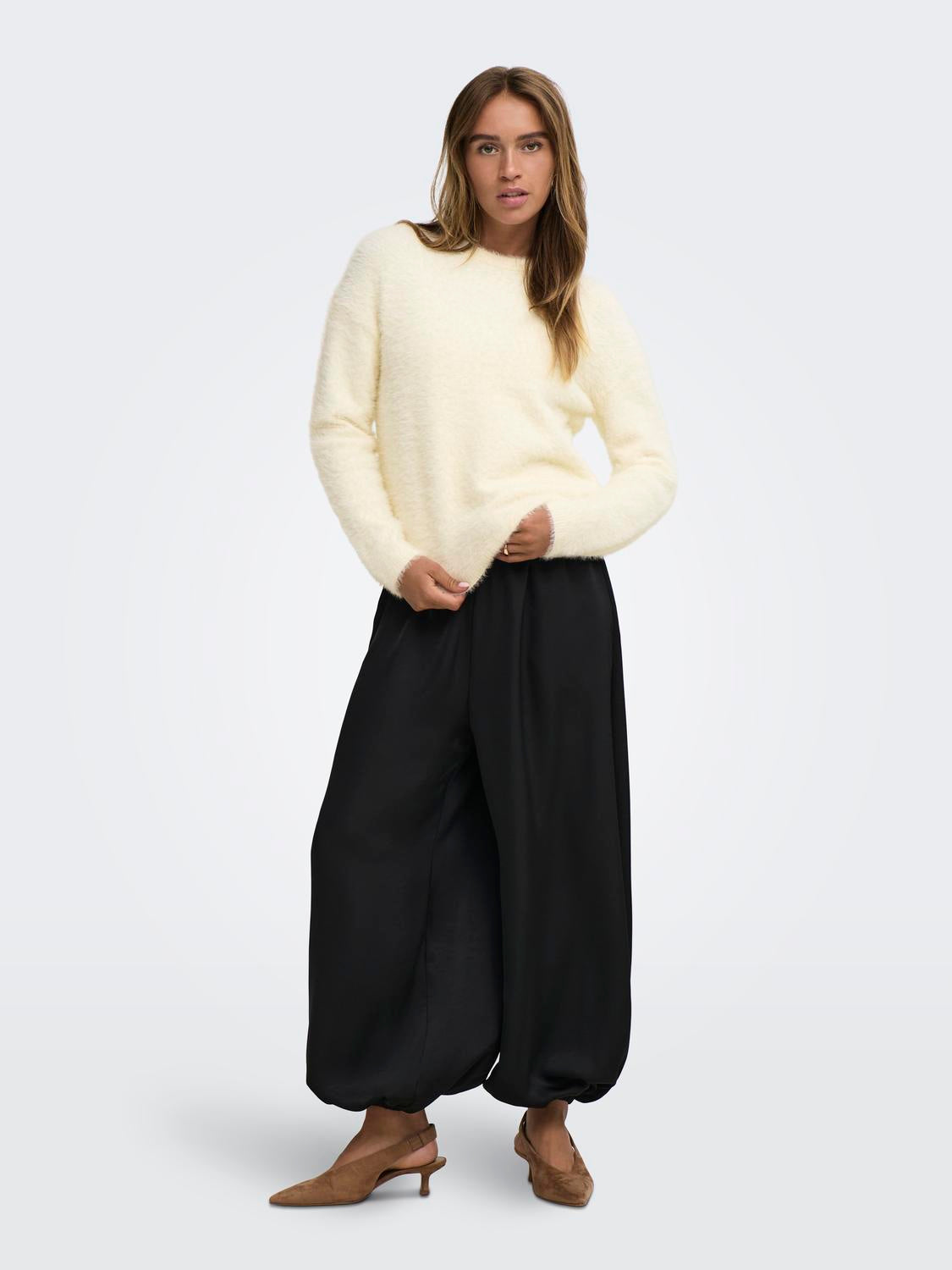 model_shot-front_full