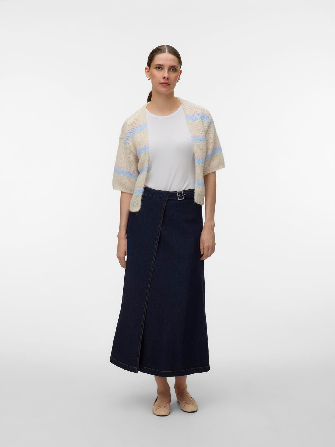 model_shot-front