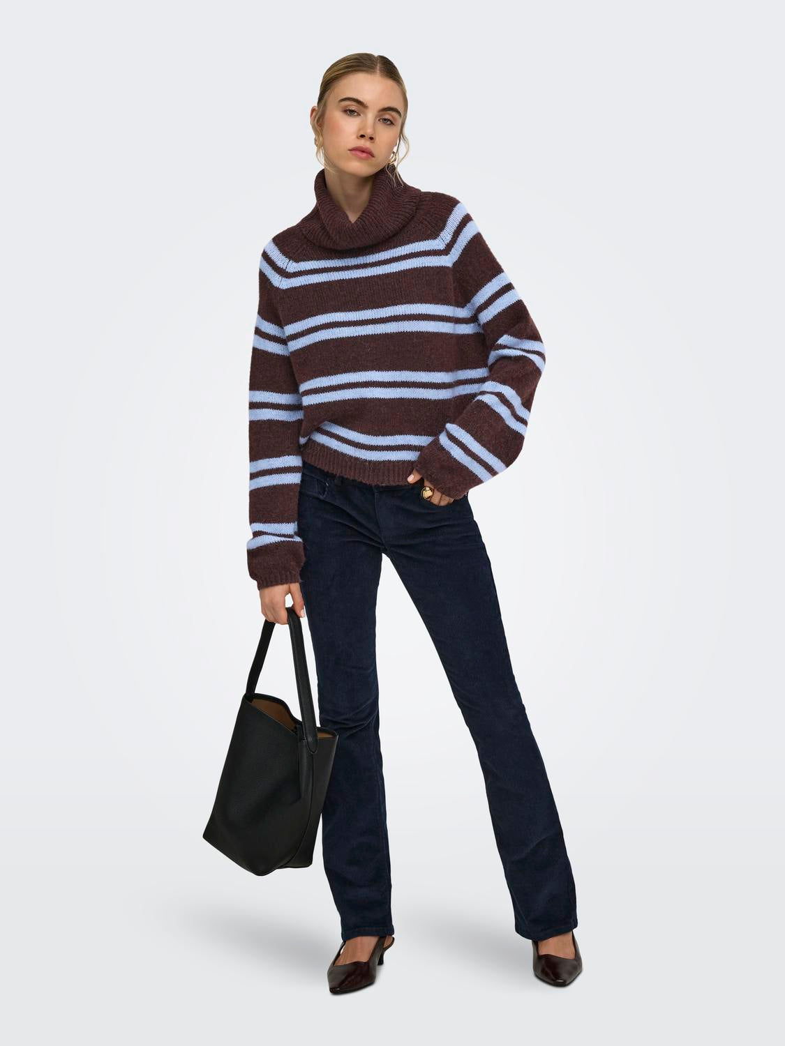 model_shot-front_full